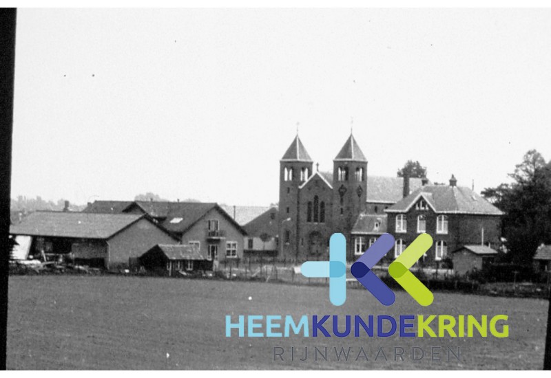Zicht op kerk Spijk F00002227